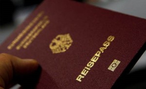 English people take German citizenship